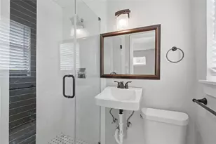10803 Lake Gardens Dr, Dallas, TX 75218 - Photo 9