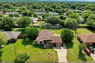 501 Post Oak Ln, Burleson, TX 76028 - Photo 23