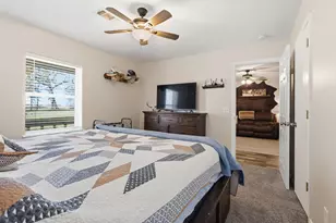 521 County Rd 15100, Blossom, TX 75416 - Photo 17