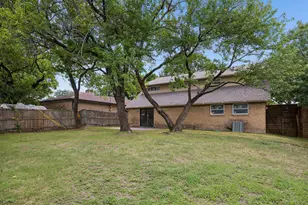 10517 Wyatt St, Dallas, TX 75218 - Photo 27