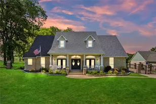 101 Beacon Ct, Mabank, TX 75143 - Photo 3