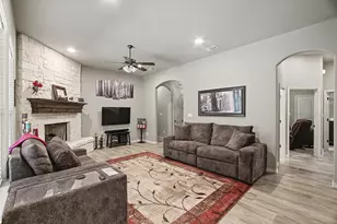 3907 Del Rio Ct, Granbury, TX 76049 - Photo 5