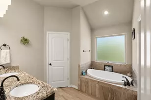 3907 Del Rio Ct, Granbury, TX 76049 - Photo 9