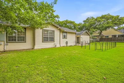 910 S Waco Street, Weatherford, TX 76086 - Photo 25