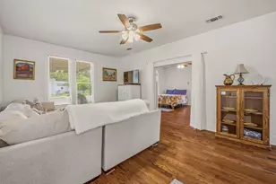 910 S Waco St, Weatherford, TX 76086 - Photo 5