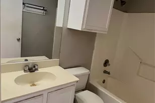 701 W Sycamore St, Denton, TX 76201 - Photo 9