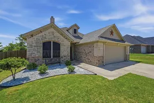 714 Mary Lee Ln, Collinsville, TX 76233 - Photo 1