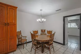 733 Thersa Dr, River Oaks, TX 76114 - Photo 9