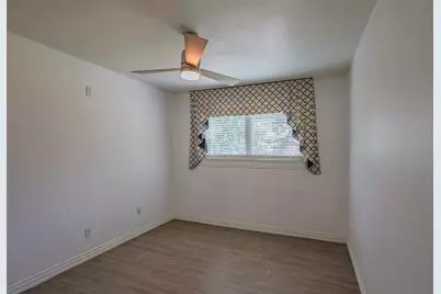 733 Thersa Drive, River Oaks, TX 76114 - Photo 13