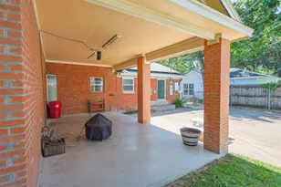 733 Thersa Dr, River Oaks, TX 76114 - Photo 5