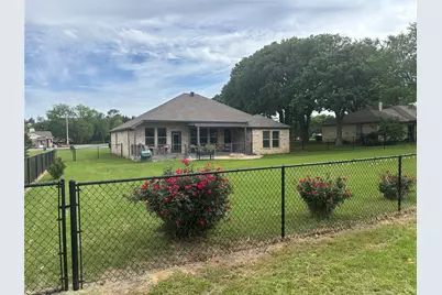 108 Kiowa Drive W, Lake Kiowa, TX 76240 - Photo 23