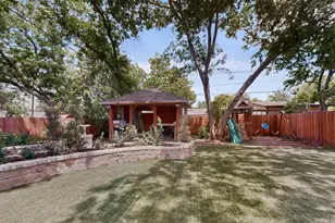 805 Buena Vista Dr, Arlington, TX 76010 - Photo 39
