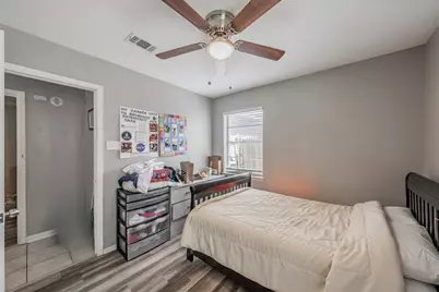 313 Hawthorne Lane, Grand Prairie, TX 75052 - Photo 11
