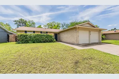 313 Hawthorne Lane, Grand Prairie, TX 75052 - Photo 1