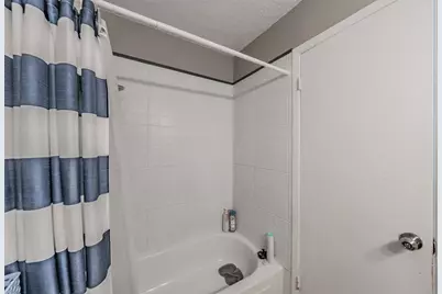 313 Hawthorne Lane, Grand Prairie, TX 75052 - Photo 13