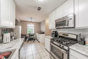 313 Hawthorne Ln, Grand Prairie, TX 75052 - Photo 7