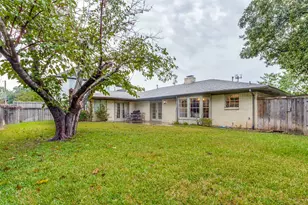 7136 Lyre Ln, Dallas, TX 75214 - Photo 25