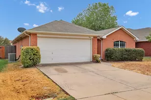 9641 Olivia Dr, Fort Worth, TX 76108 - Photo 3