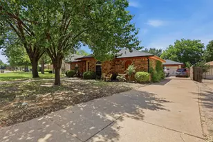 4214 Windhurst Dr, Arlington, TX 76015 - Photo 3