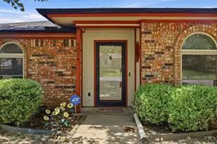 4214 Windhurst Dr, Arlington, TX 76015 - Photo 5
