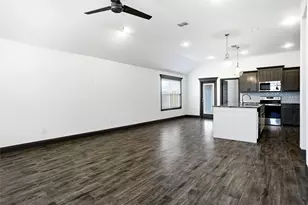 210 Clover Cir, Weatherford, TX 76086 - Photo 5