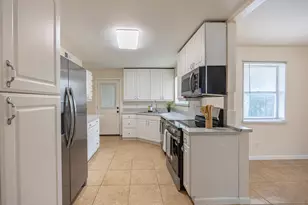 5405 Trail Lake Dr, Fort Worth, TX 76133 - Photo 11