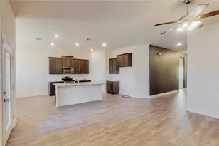 11029 Klondike Ln, Aubrey, TX 76227 - Photo 9
