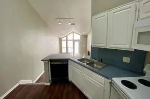 9823 Summerwood Circle, Dallas, TX 75243 - Photo 9