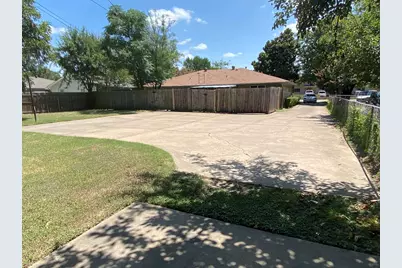 1017 Mullins Street, Irving, TX 75061 - Photo 27