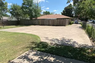 1017 Mullins St, Irving, TX 75061 - Photo 27