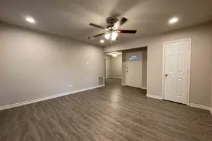 1017 Mullins St, Irving, TX 75061 - Photo 7