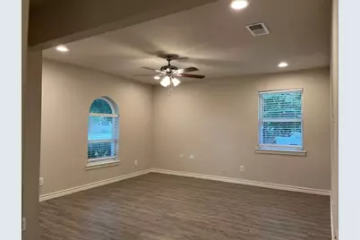 1017 Mullins Street, Irving, TX 75061 - Photo 3
