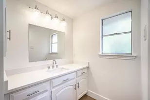 10538 Barrywood Dr, Dallas, TX 75230 - Photo 23