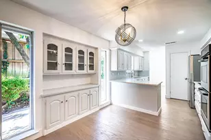10538 Barrywood Dr, Dallas, TX 75230 - Photo 9