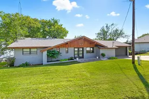 80 Bayside Cir, Gainesville, TX 76240 - Photo 1