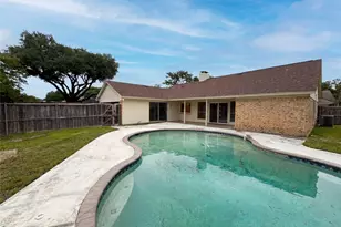 3701 Westminster Dr, Carrollton, TX 75007 - Photo 5