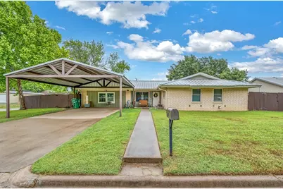 902 S Avenue L, Clifton, TX 76634 - Photo 1