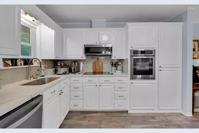 902 S Avenue L, Clifton, TX 76634 - Photo 9