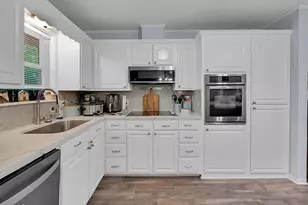 902 S Avenue L, Clifton, TX 76634 - Photo 9