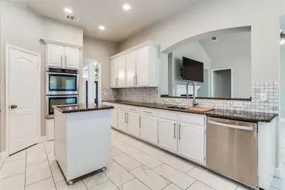 7006 Woodsprings Drive, Garland, TX 75044 - Photo 5