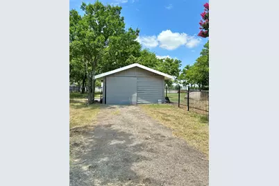 101 N Berry Street, Sanger, TX 76266 - Photo 33