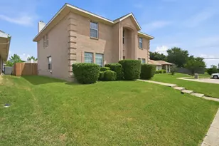 1308 Arbordale Ct, Lancaster, TX 75134 - Photo 3