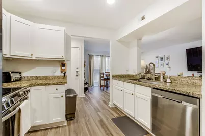 4777 Cedar Springs Road #7P, Dallas, TX 75219 - Photo 11