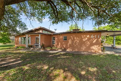 611 N Avenue Q, Clifton, TX 76634 - Photo 3