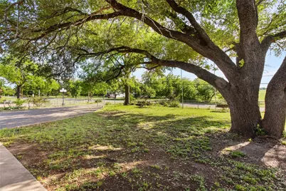 611 N Avenue Q, Clifton, TX 76634 - Photo 5
