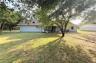 1111 Joel St, Groesbeck, TX 76642 - Photo 3