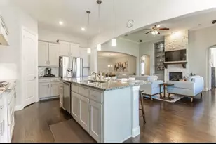 10704 Frost Pl, McKinney, TX 75071 - Photo 9