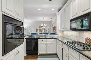 4147 Towne Green Cir, Addison, TX 75001 - Photo 13