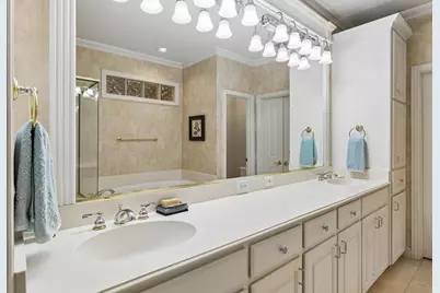 4147 Towne Green Circle, Addison, TX 75001 - Photo 19