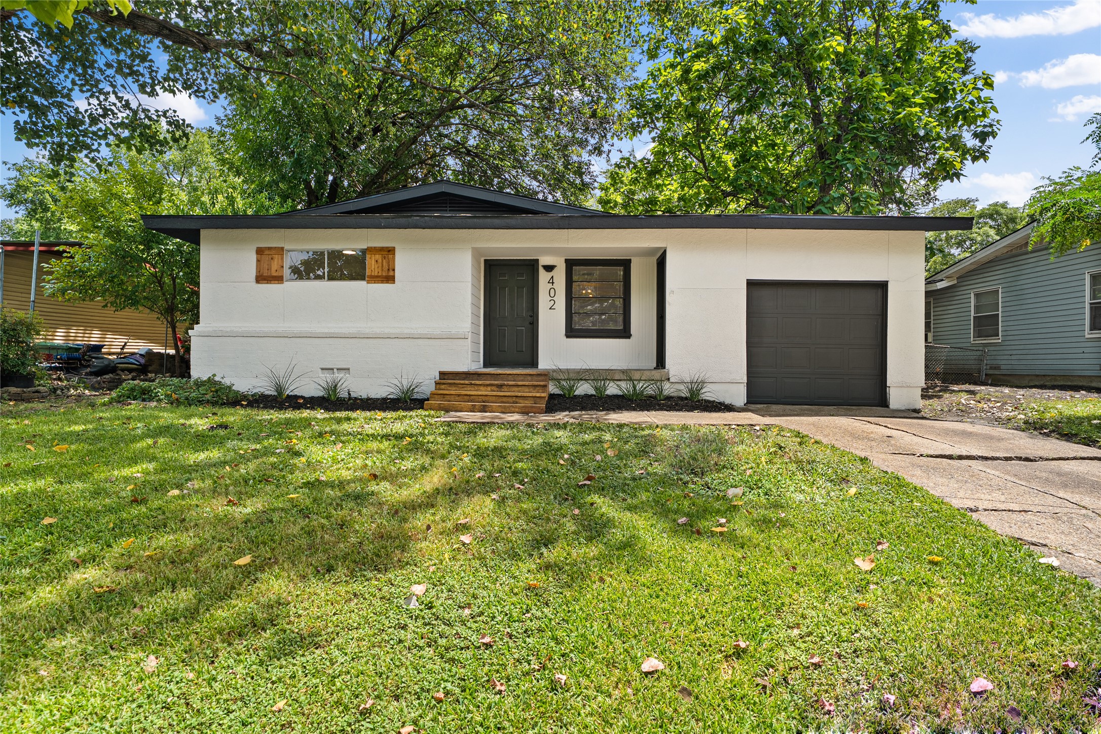 402 E Linda Dr, Garland, TX 75041 - MLS 21260739 - Coldwell Banker